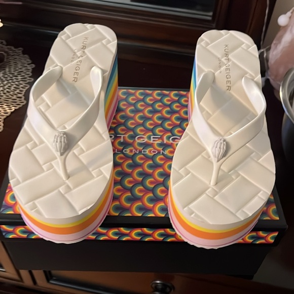 Women’s Kurt Geiger rainbow wedge - Picture 3 of 7